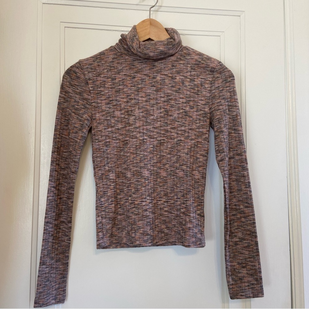 Madewell turtleneck in woodrose - Picture 2 of 4